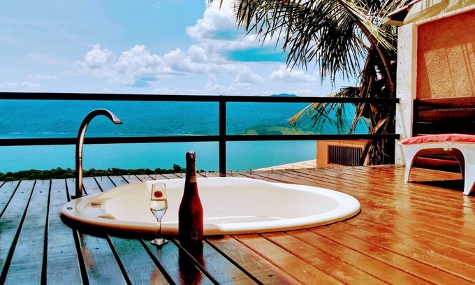 Bexiga House | House in Ilhabela with jacuzzi and sea view! Beaches, trails and waterfalls