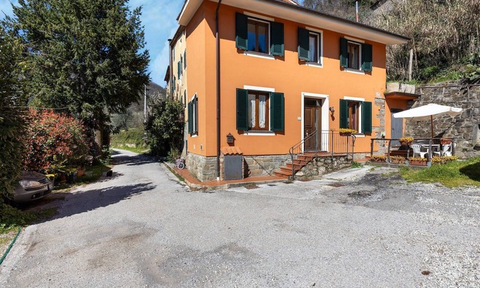 Macchino House | House in Marliana with Stunning Mountain Views