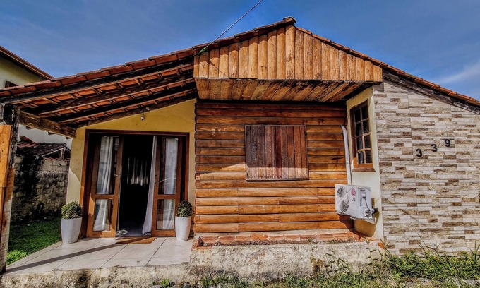 Jabaquara House | House in Paraty with garage just 300m from the beach Historic Center