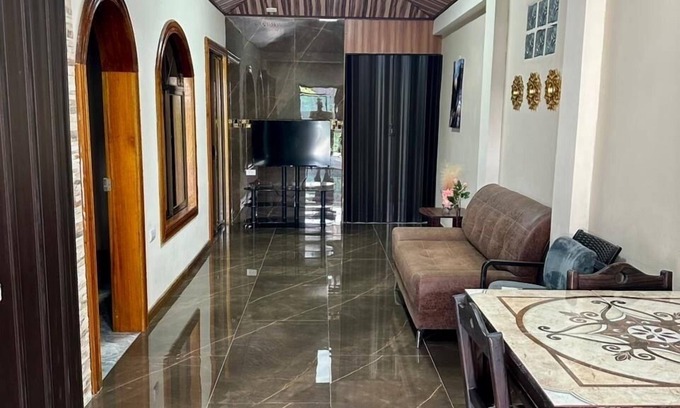 Paso Canoas House | House in Paso Canoas, CR, of 84 with 3 AC and fully equipped.