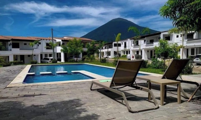 Puerto Barillas House | House in San Andrés, San Miguel