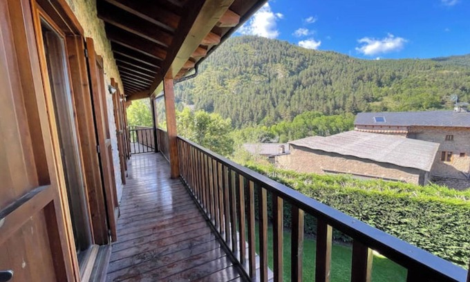 Riu de Cerdanya House | House in the middle of nature surrounded by mountains