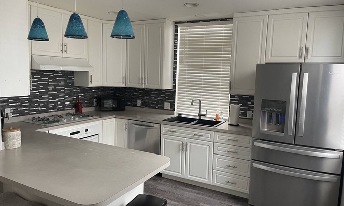 Brownstown House | House in the Heart of Yakima - 5 mins to Airport