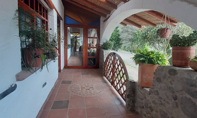 Tumbaco Bed & Breakfast | House in the mountains to enjoy with the whole family very close to the airport!