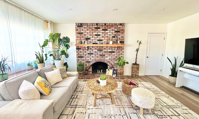 Santee House | house is sold, vrbo won't help delete this listing. don't book