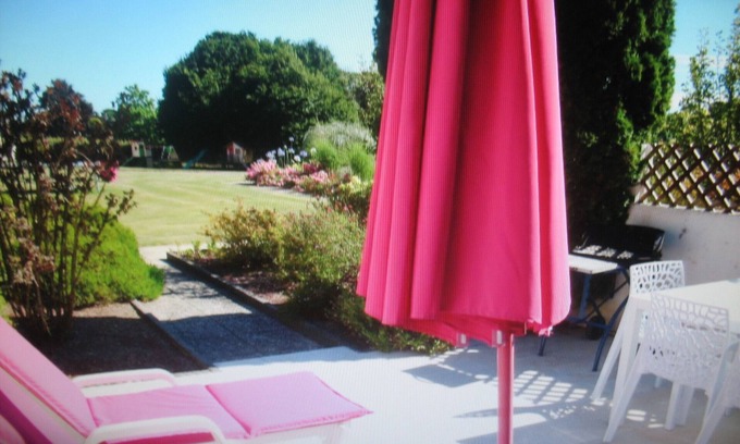Clohars-Carnoet House | House N° 2- Tt Cft, 3*.WiFi Free. Private terrace, Swimming pool 28°, Tennis court