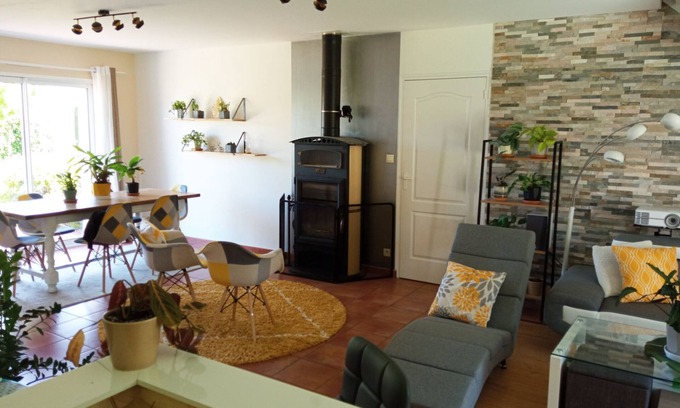 Faveraye-Machelles House | House surrounded by nature and relaxation for the whole family