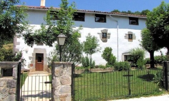 Aldatz Cottage | House Uhaldeko Borda for 10 people