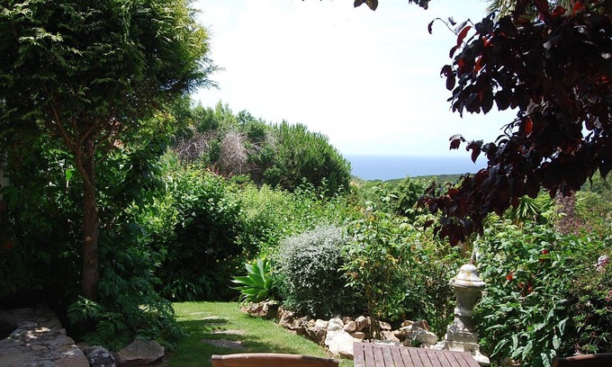 Almocageme Villa | House/villa w/pool, garden and wonderful sea view