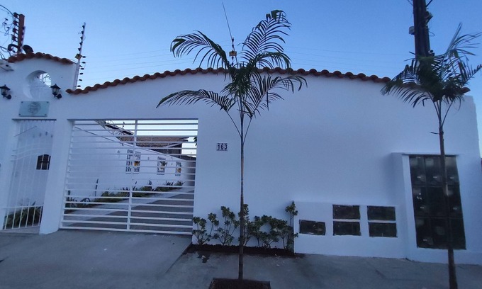 Farolandia House | House with 2 comfortable bedrooms and suites in cond. closed close to the beach