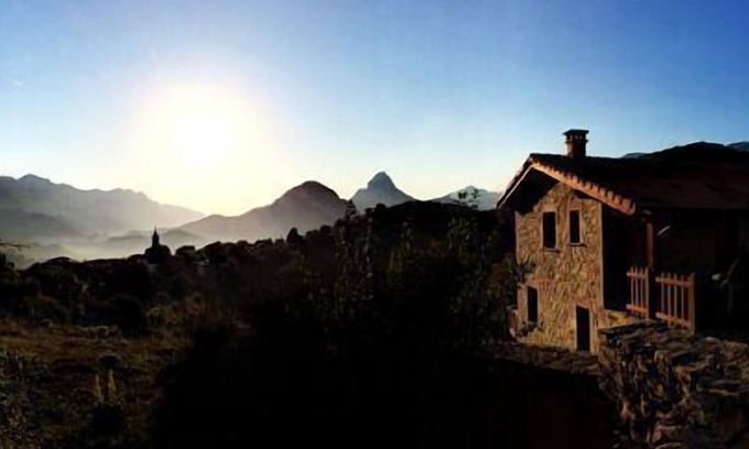 Penamellera Alta Cottage | House with GARDEN, COLUMPIO FOR CHILDREN, TERRACE, BARBECUE AND PANORAMIC VIEWS.
