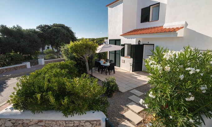 Punta Grossa Villa | House with garden next to the beach with wifi