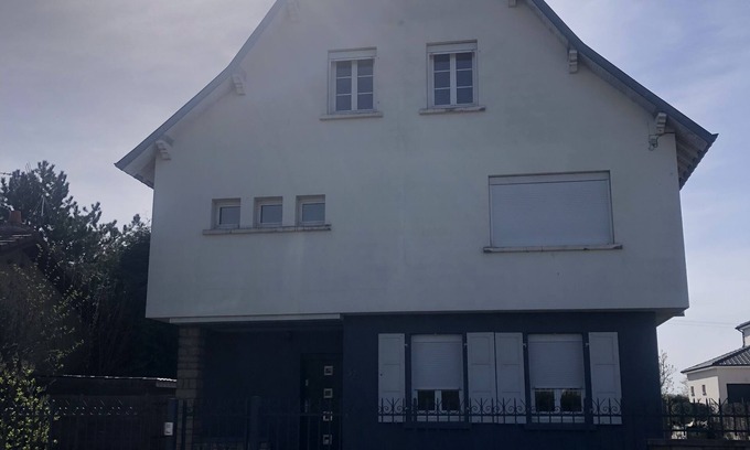 Pommerieux House | House with heated pool and games room
