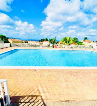 Mango Walk Apartment | House with pool, shops, 3mins from Montego Bay Airport and near Beach Strip