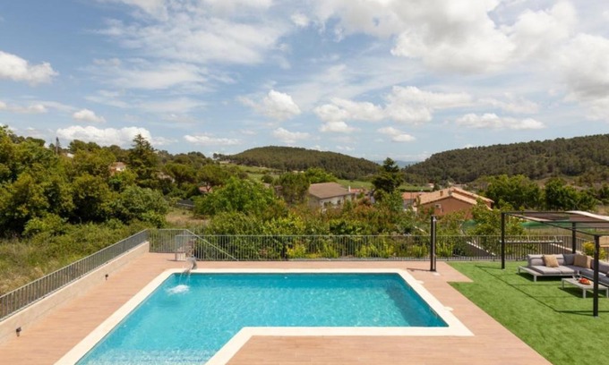 Mediona Apartment | House with swimming pool in Penedes area