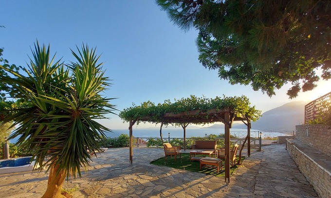 Koumeika House | House with with a spectacular sea view