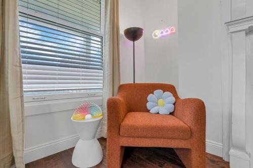 Italian Village House | Housepitality - The Columbus Game House - 2 BR