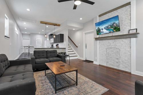 West Columbus House | Housepitality - The Urban Roost 1 - Modern