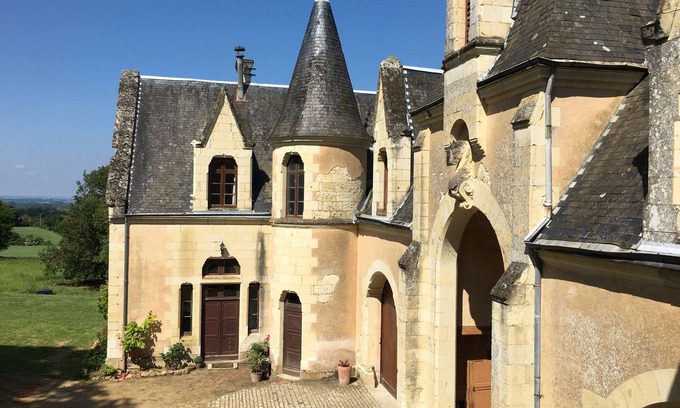 Ternay House | Housing manager in the park of a castle