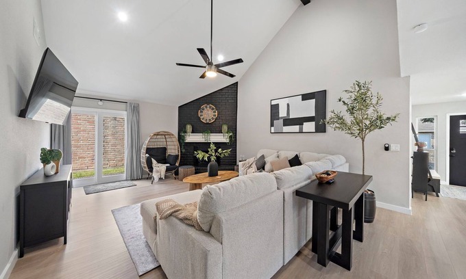 George Bush Park/Eldridge House | Houston Getaway | Yard BBQ | Games | WiFi | Pets