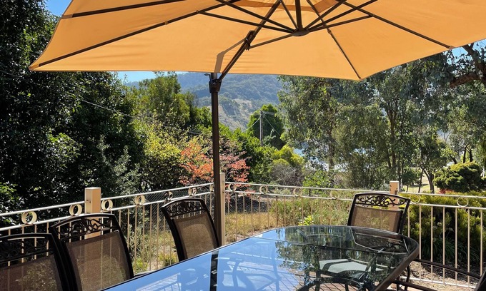 Howqua Inlet House | Howqua House - a homely gem close to the lake.