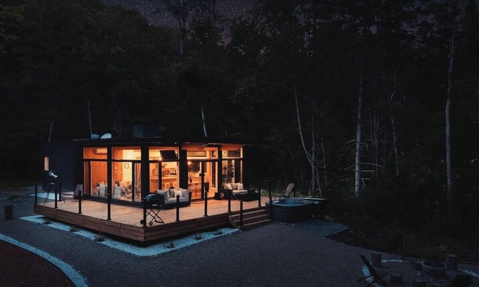 Amherst Ski Chalet | Hubble Tremblant · Starry Tremblant l Design View Spa Lake Beach