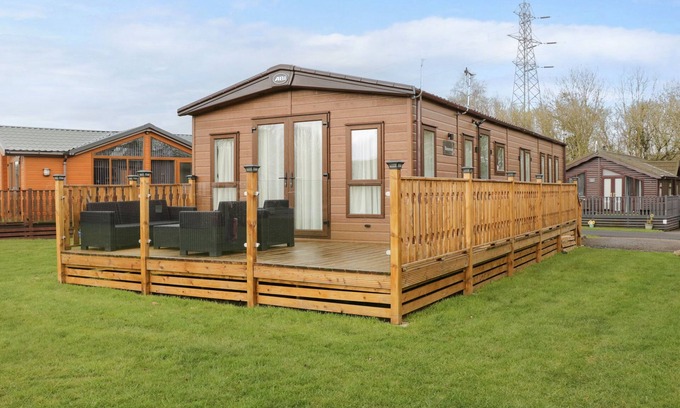 Yealand Conyers Cottage | HUDSON'S HIDEAWAY, pet friendly in South Lakeland Leisure Village