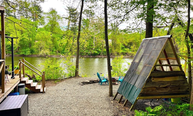 Mount Marion RV Rental | Hudson Valley’s Waterfront Camping Getaway with electric, water and KAYAKS!