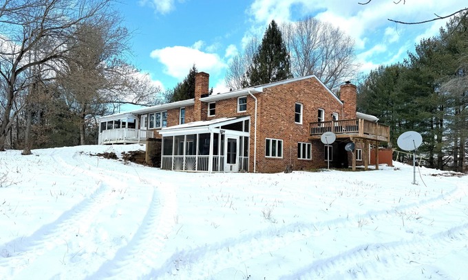 Haywood House | Huge house with a great escape