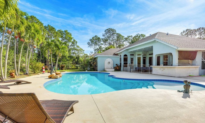 Hunt Club House | Huge Pool & Yard: Florida Family Home