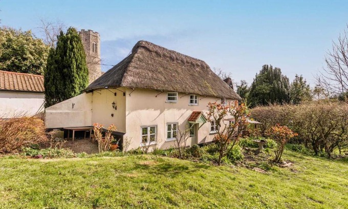 Hethel House | Humbleyard Cottage - Norfolk Holiday Properties