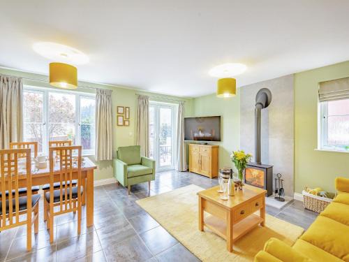 Cinderford House | Humbug House