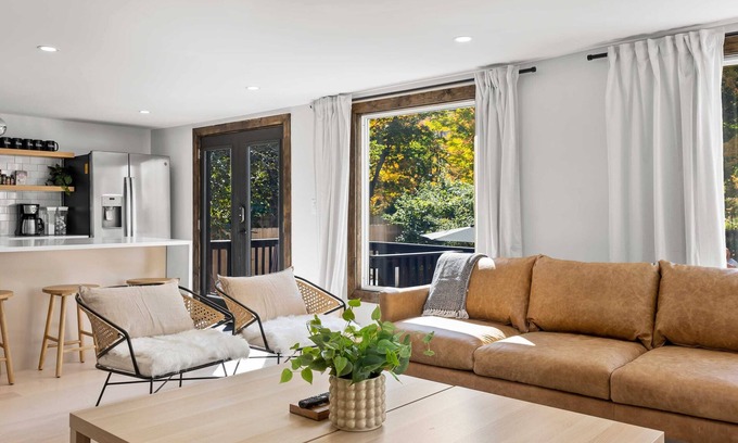 Hunter House | Hunter Bungalow - Luxury Cabin, Kid-Friendly