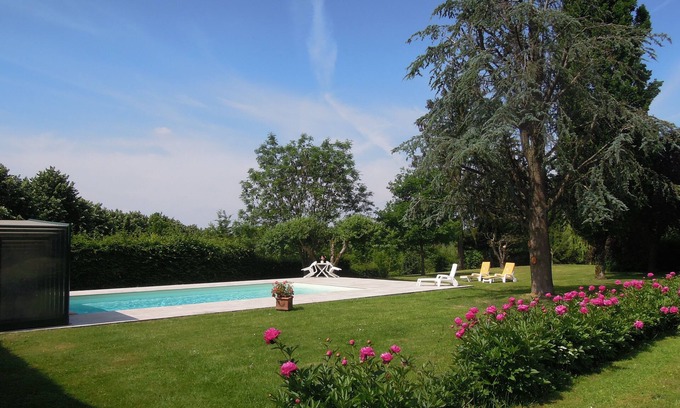 Villers-en-Argonne Apartment | Hunting lodge, the East Wing, on estate with a park, pool and chateau