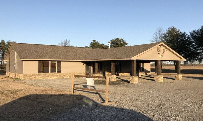 Gregory Cabin | Hunting Lodge north of Augusta, AR