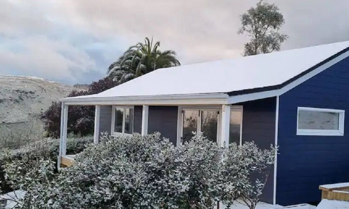 Christchurch House | Huntsbury Hideaway, Cottage with amazing views