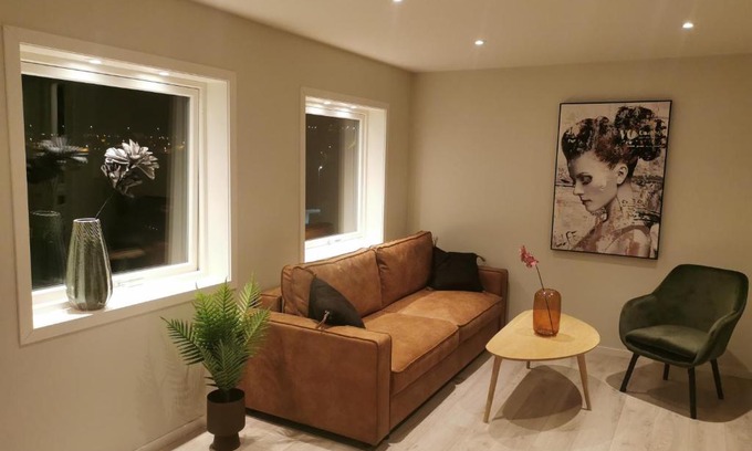 Vard Apartment | Hurthi Apartment - Blue House