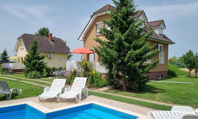 Balatonkiliti House | HutiAgi apartman