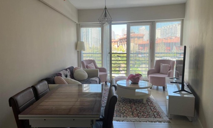 Kucukcekmece Apartment | Huzur Dolu Pembe Dairemiz