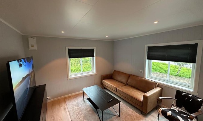 Solfjellsjoen House | Hytta 43
