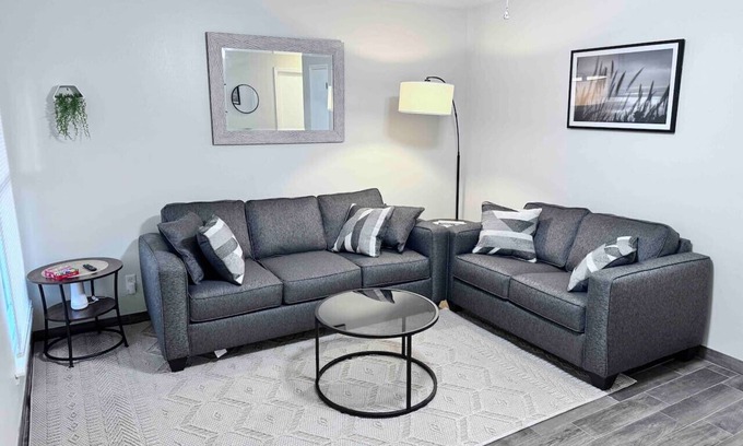 Pooler Apartment | I-95 and Tanger Outlets. Pets are allowed