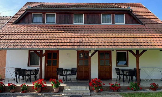 Kehidakustany Apartment | Ibolya Vendégház