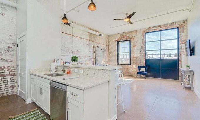 Newport News Apartment | ❤️Ice Ice Baby❤️Downtown Newport News!