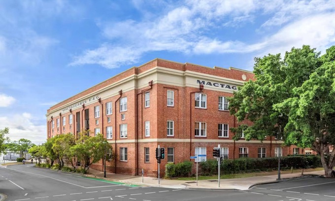 Teneriffe Condo | Iconic Woolstore Apartment in Teneriffe, Brisbane