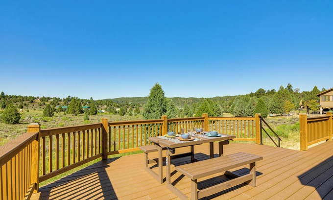 Alton Cabin | Ideal Base Near Zion & Bryce Canyon Nat'l Parks!