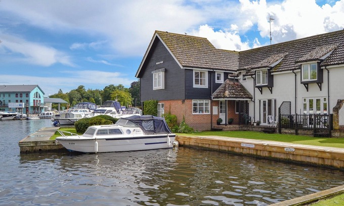 Wroxham Cottage | Ideal for a couple or small family wishing to discover the Norfolk Broads.