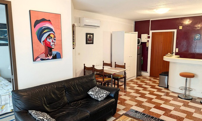 Saint-Mathieu Apartment | ♥ IDEAL Home center - 2 bedrooms & Loggia & Garage ♥