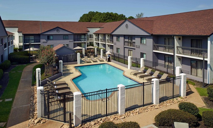 Norcross House | Ideal Mix of Value, Comfort and Convenience! 2 Family-friendly Units, Pool