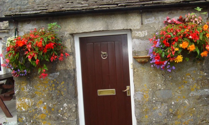 Horton in Ribblesdale Cottage | Idle for walking. In the centre of the 3peaks