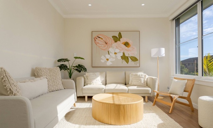 Dee Why House | Idyllic 4-Bed Home With Alfresco Area Near Beach
